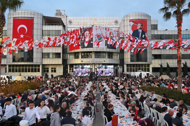 Kepez’de Ramazan sofraları 55 bin kişiyi birleştirdi