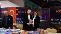 Başkan Kocagöz, Kepez Kitap Fuarı’nı ziyaret etti