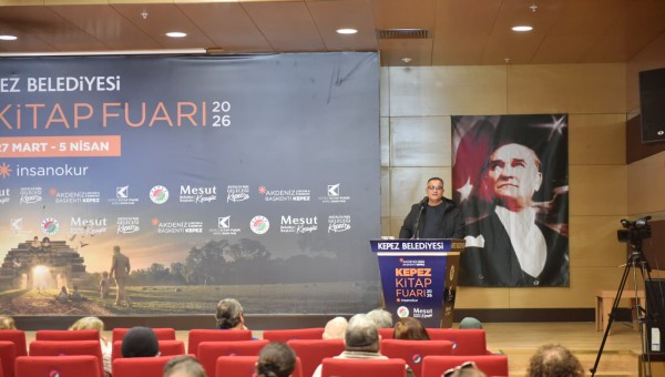 Kepez Kitap Fuarı’nda ödüllü yazar Kemal Varol ile edebiyat üzerine derin söyleşi 