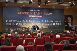 Türk sinemasının usta oyuncusu Ercan Kesal, Kepez Kitap Fuarı’nda okumanın önemine dikkat çekti;