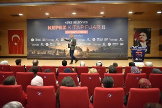 Klinik Psikolog ve Yazar Beyhan Budak, Kepez Kitap Fuarı’nda zihinlere dokundu