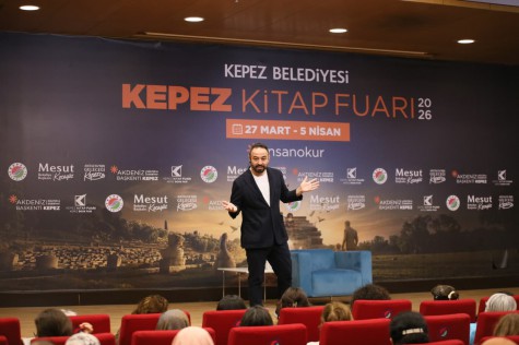 Kepez Kitap Fuarı’nda Özgür Bolat, Mutlu ve Başarılı Çocuk yetiştirmenin sırlarını anlattı