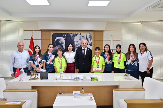 Kepez’in Bocce şampiyonları Başkan Kocagöz’le buluştu