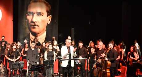 Kepez’de müziğin ustaları ve genç yetenekler aynı sahnede