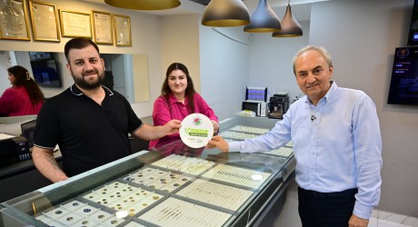 Kocagöz’ün ‘Temizlik Kirletmemektir’ kampanyası sokak sokak yayılıyor