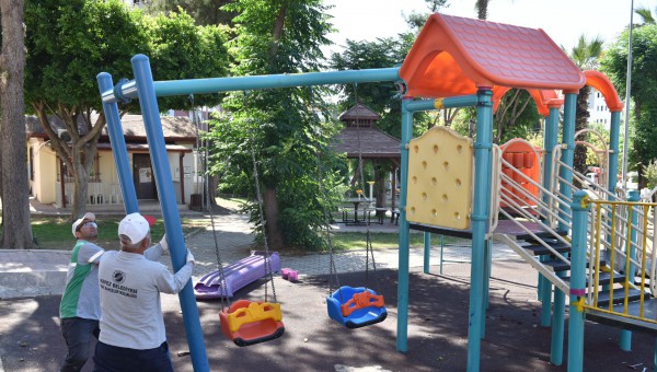 Kepez’den çocuklara güvenli oyun alanları 