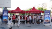Başkan Kocagöz aşure bereketini vatandaşlarla paylaştı