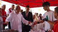 Başkan Kocagöz aşure bereketini vatandaşlarla paylaştı