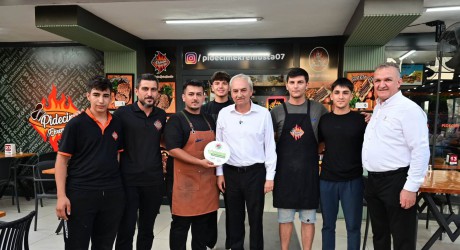 Kocagöz, Yeni Mahalle esnafına “Temizlik Kirletmemektir” kampanyasını anlattı   