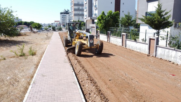 Kepez Belediyesi’nden Habibler’e Ulaşım Hamlesi: Hedef 5 Bin Metre Asfalt 