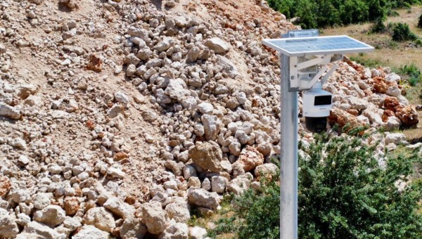 Kepez Belediyesi’nin foto kapanına saldırı 